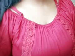 Desi bhabi exposing her big boobs